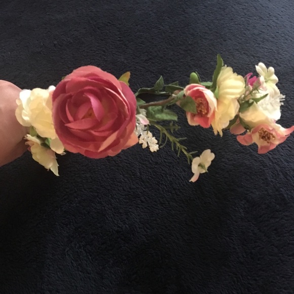 Flower crown - Picture 3 of 5